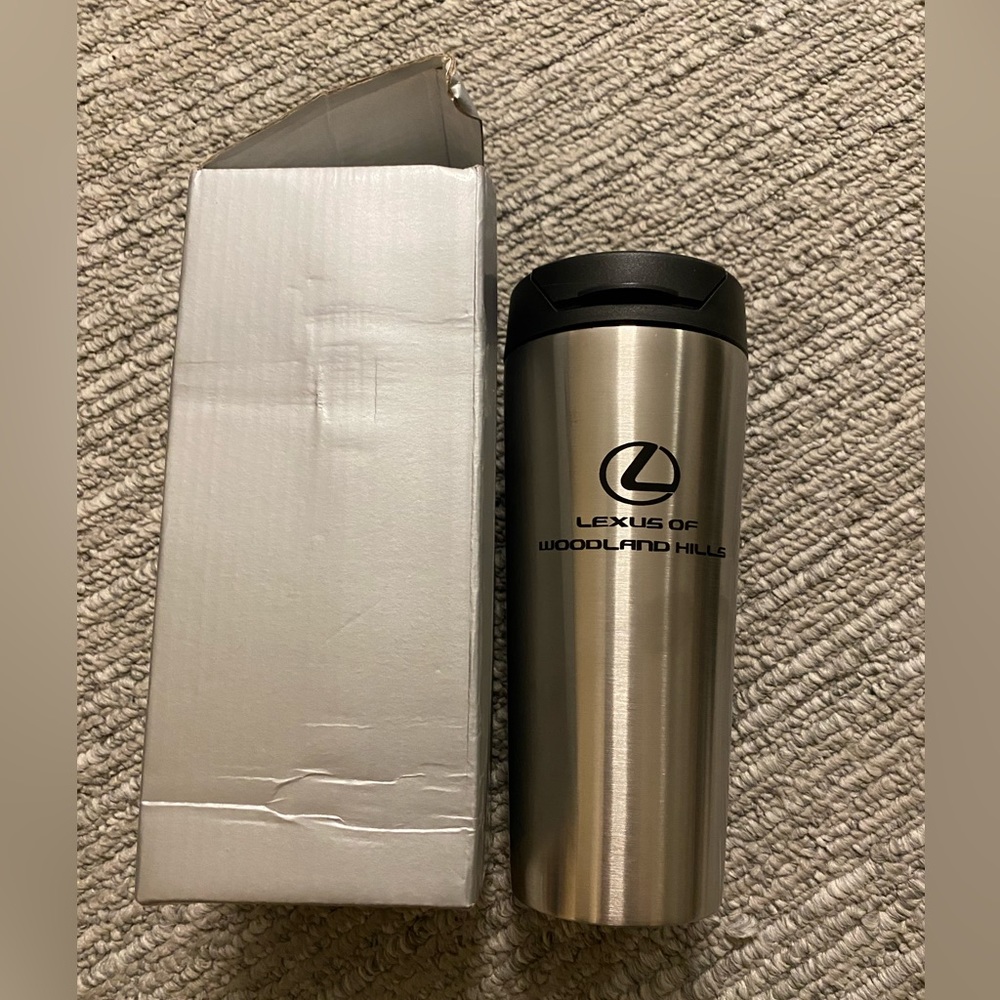 Never used insulated Lexus coffee cups
